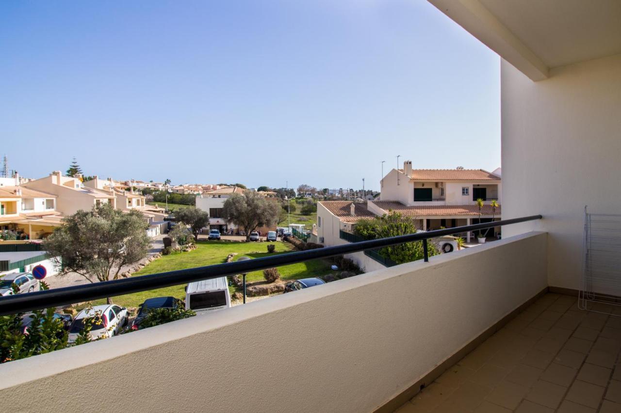 Family Apartment - Pool And Garden & Playground & Beach & Albufeira Eksteriør bilde