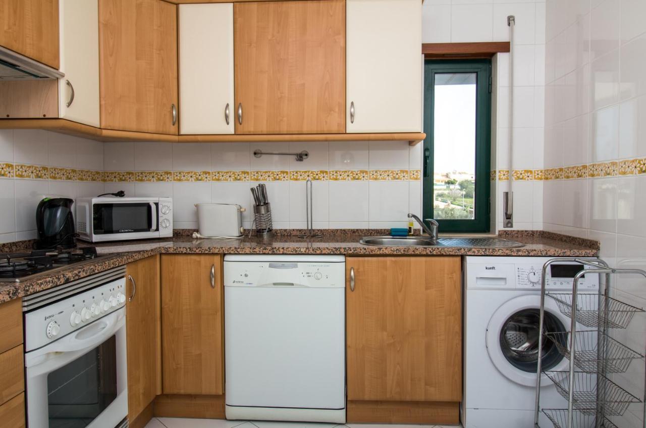 Family Apartment - Pool And Garden & Playground & Beach & Albufeira Eksteriør bilde