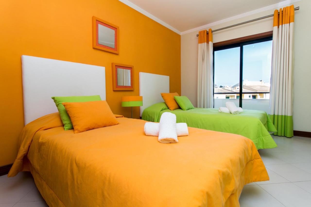 Family Apartment - Pool And Garden & Playground & Beach & Albufeira Eksteriør bilde