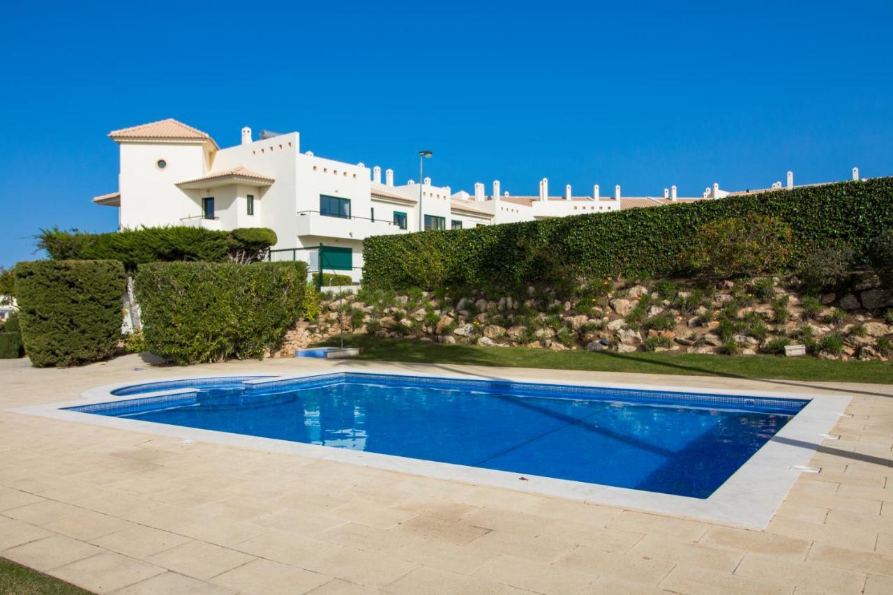 Family Apartment - Pool And Garden & Playground & Beach & Albufeira Eksteriør bilde
